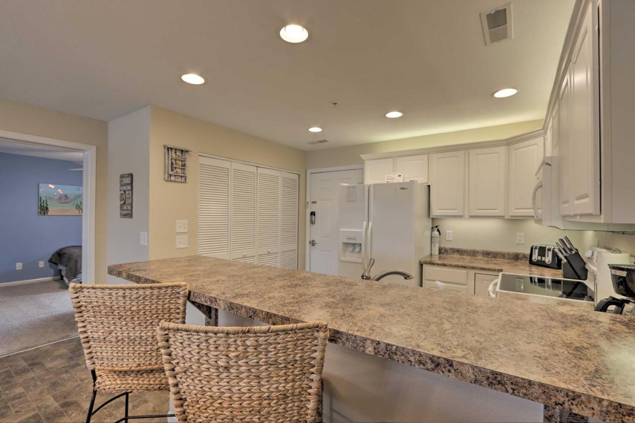 The Lake Escape With Balcony And Pool Access! Camdenton Bagian luar foto