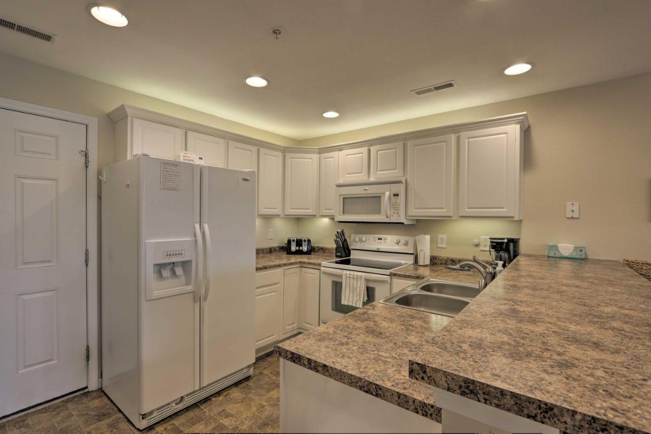 The Lake Escape With Balcony And Pool Access! Camdenton Bagian luar foto