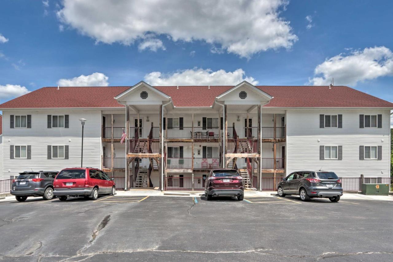 The Lake Escape With Balcony And Pool Access! Camdenton Bagian luar foto